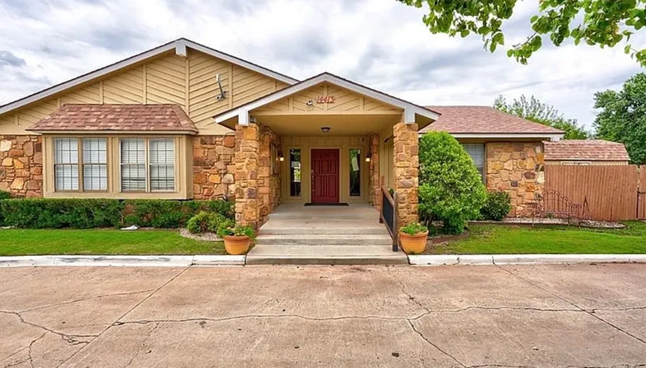 2 bed, 2.5 bath, 1212 sqft, $1,495 — Photo 3