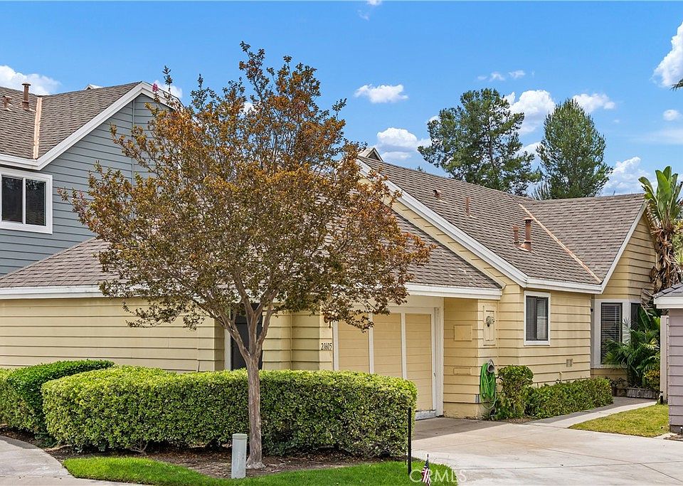 1st image of 21605 Fernbrook