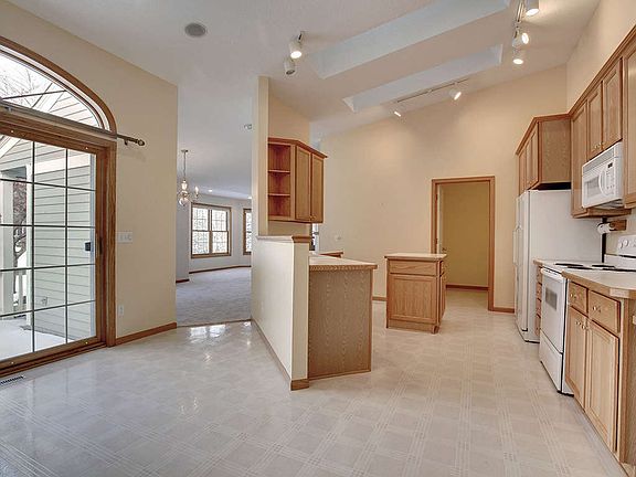 3rd image of 1591 Glenbeigh Pl