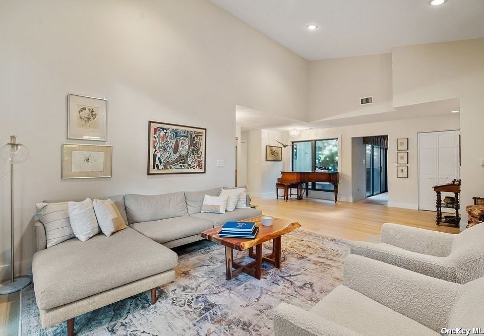 1st image of 276 Vista Dr Unit 276