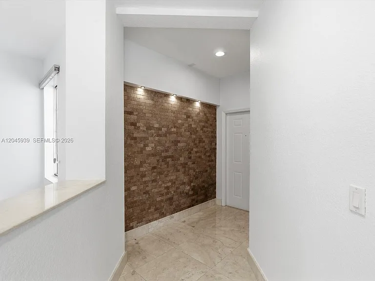 11274 NW 43rd Ter — Photo 5