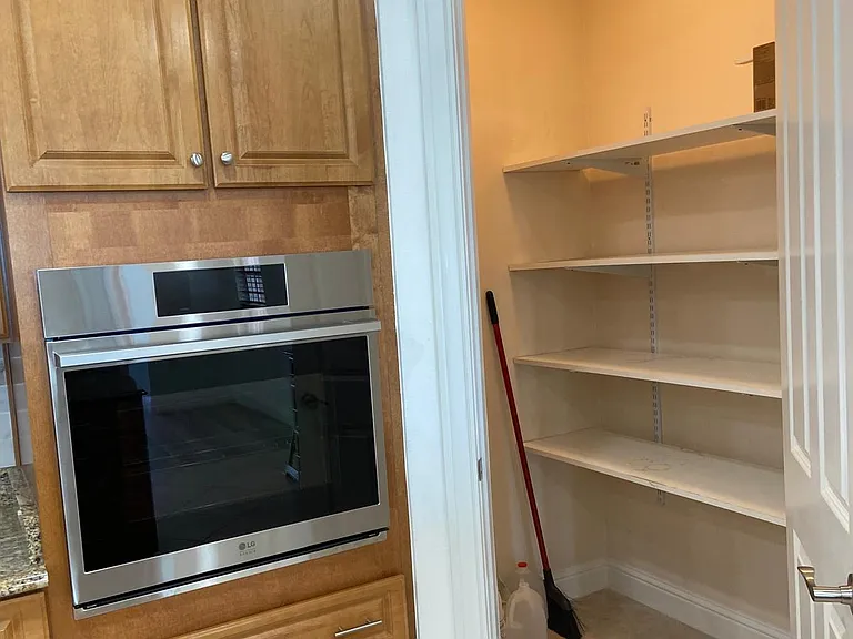 240 Brooks St SE #201-C — Photo 17