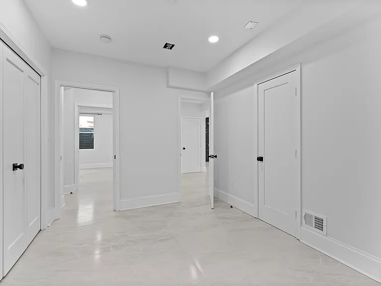 3501 W Ox Rd — Photo 15