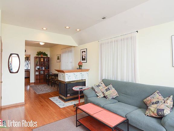 5th image of 3713 N Janssen Ave APT 2