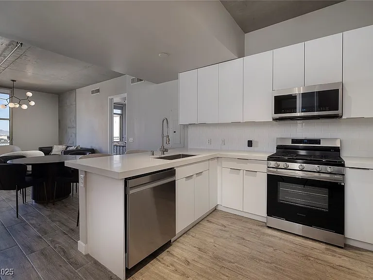 353 E Bonneville Ave #1006 — Photo 10