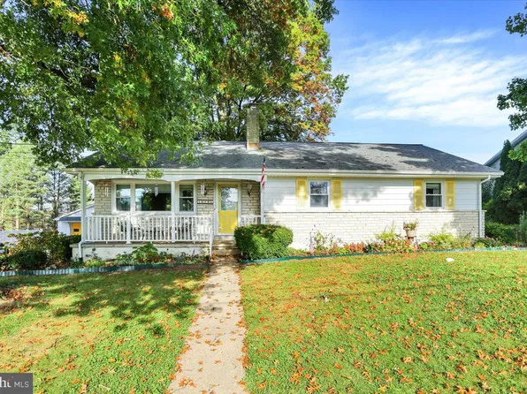 1018 Mahlon Dr, Leesport, PA 19533