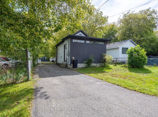 203 Valencia Rd, Oshawa, ON L1J1P2