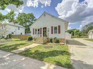 934 S Baird St, Green Bay, WI 54301