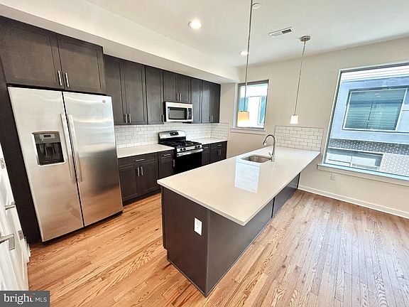 3rd image of 2126 Kensington Ave