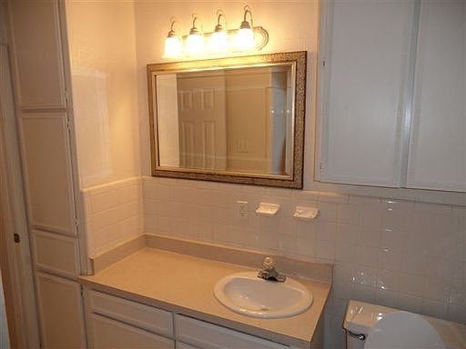 1st image of 4715 Diaz Ave