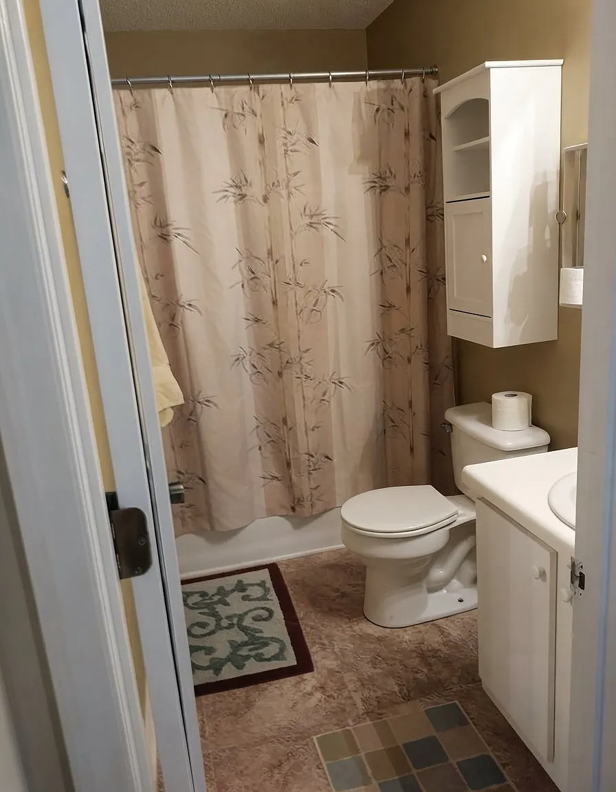 Room for rent with office and utilities — Photo 4