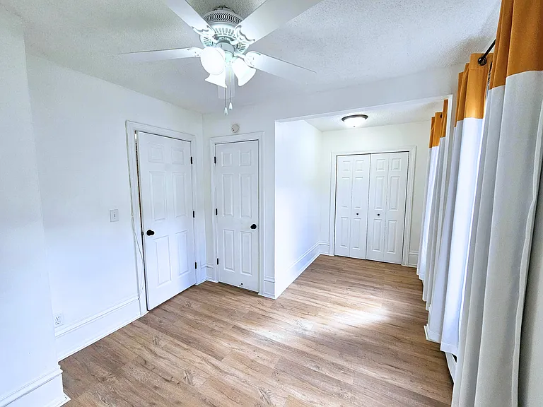 304 12th Ave NE #2 — Photo 9