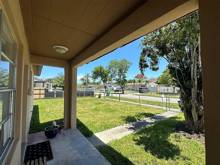 10741 SW 150th Ter — Photo 7
