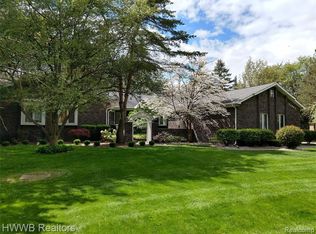 53983 Arrowhead Dr, Shelby Township, MI 48315