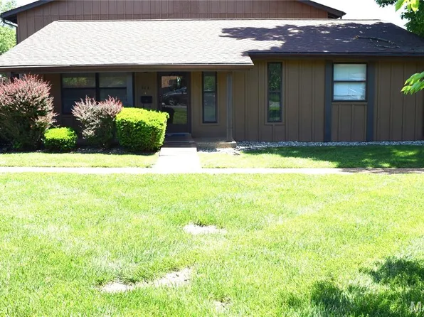 404 Whitehall Ct, Belleville, IL 62223