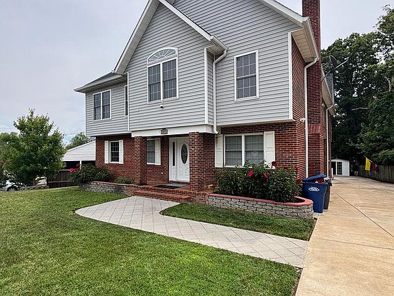 3rd image of 6219 Crestwood Dr
