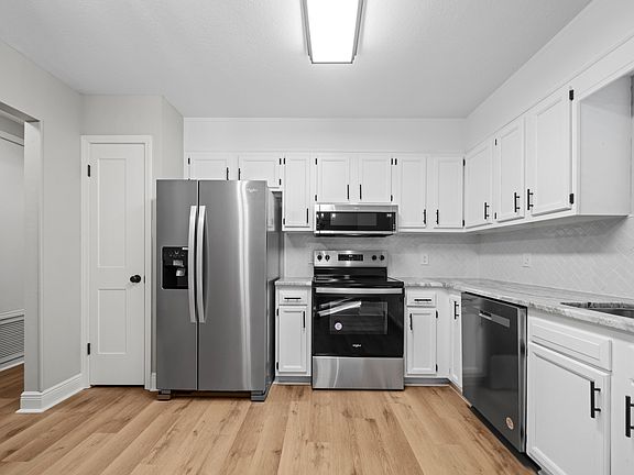 5th image of 2727 Sanibel Pl