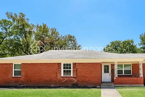 310 E Huitt Ln Photo 1