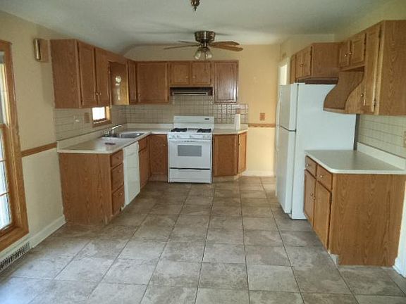 5th image of 173 Argyle Ave