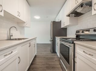 Fernwood Manor Apartments, Victoria, BC V8R 1L2