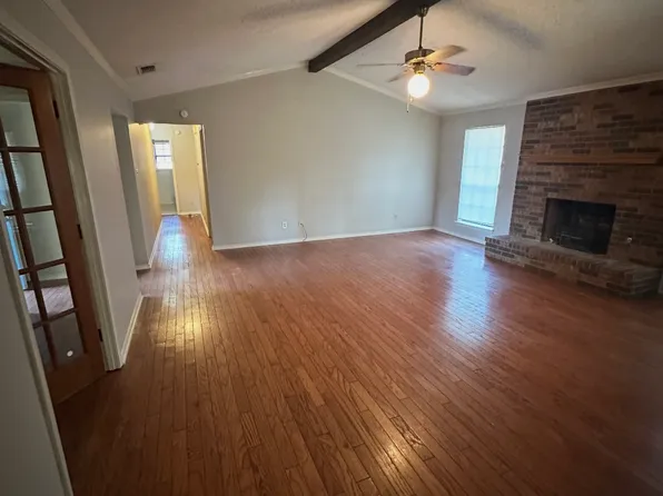 1208 Olmos Creek Pl, Denton, TX 76205