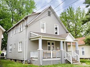 1310 4th St, Charleston, IL 61920