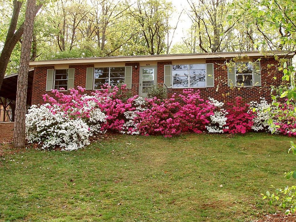 1084 Azalea Circle