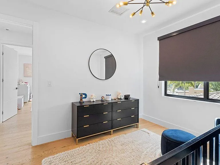705 SW 8th Ter — Photo 47