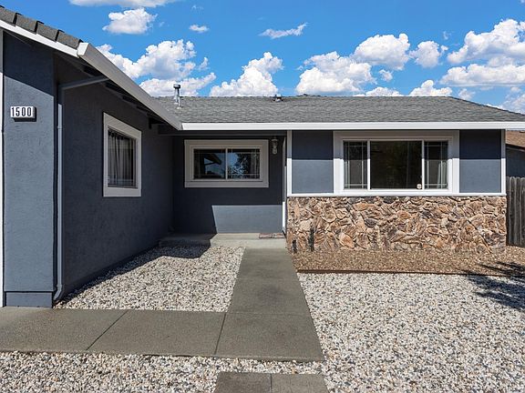 3rd image of 1500 Montebello Drive