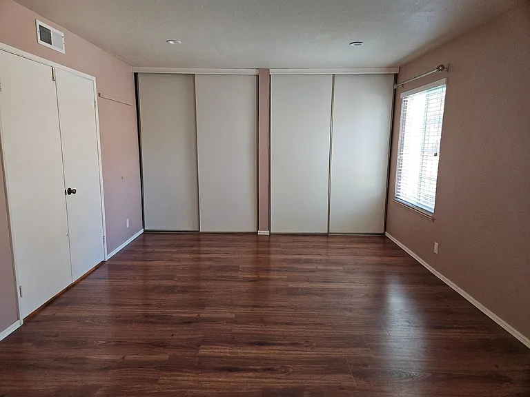 3076 Valleywood Ct — Photo 16