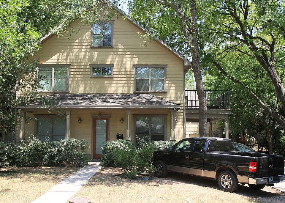 2nd image of 3207 1/2 Hampton Rd