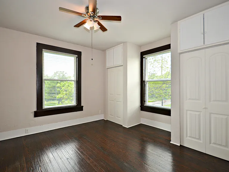 1402 E Chaffin St — Photo 14