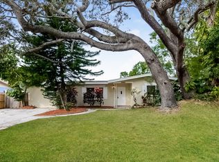 10805 117th Ave, Seminole, FL 33778