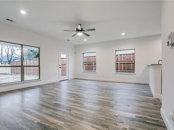 3rd image of 4822 Pebbleridge Dr
