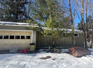 10666 Washington St, Chagrin Falls, OH 44023