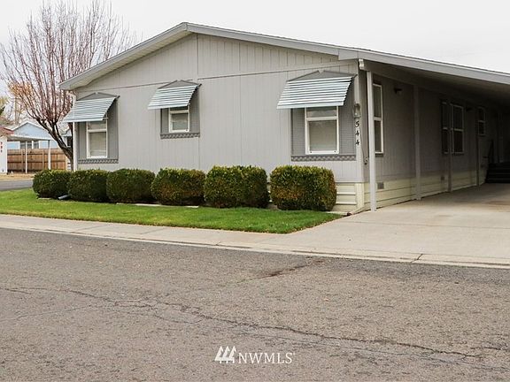 2nd image of 544 NE Villa Ave
