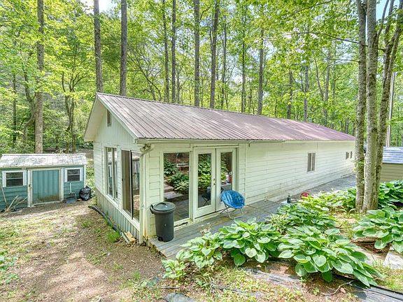 2nd image of 647 Happy Hollow Cir