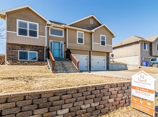 1018 Dakota Ln, Junction City, KS 66441