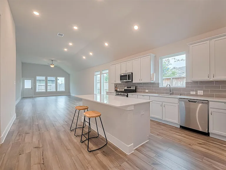 200 Catalina Cove Dr — Photo 16