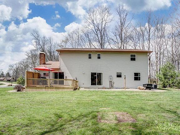3rd image of 13892 Woodsedge Ct NW