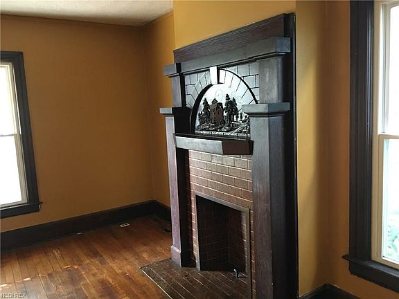 2nd image of 1809 Avery St