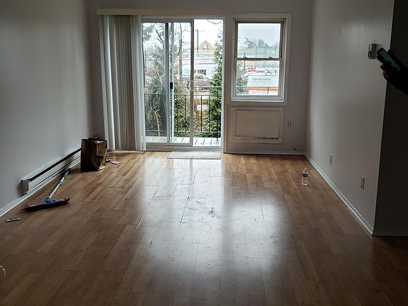 4th image of 21030 23rd Ave