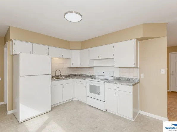 3357 W 1st St N, Wichita, KS 67203