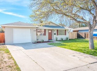 439 S 7th St, Kerman, CA 93630