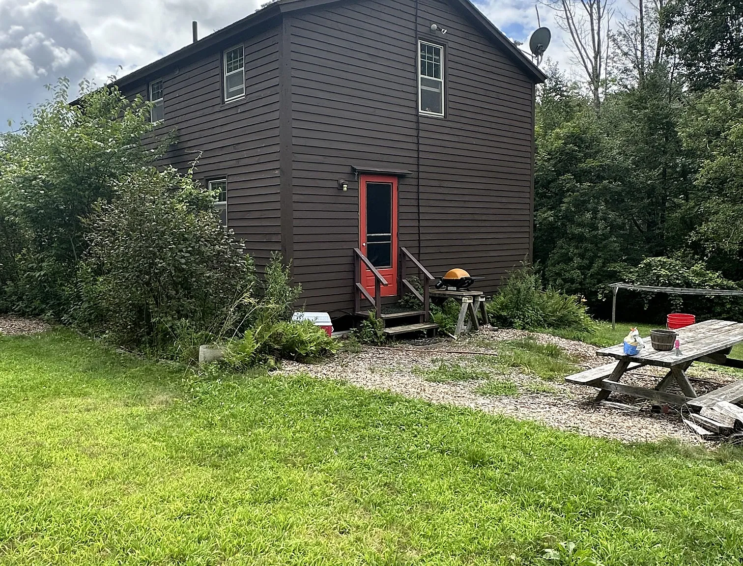 3 bed, 1.5 bath, 1200 sqft, $1,895 — Photo 3