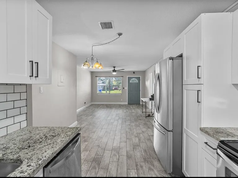 405 Poinciana Cir #1 — Photo 2