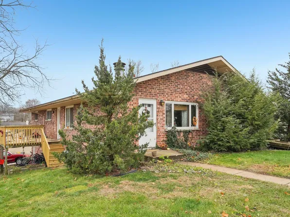 101-103 W Garfield St, Mount Horeb, WI 53572