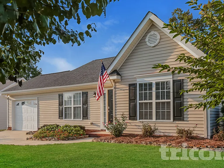 3929 Garden Creek Dr — Photo 1