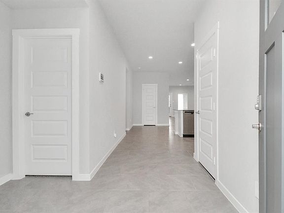 3rd image of 29406 Pikes Peak Dr