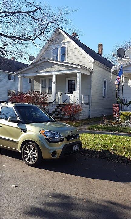 2nd image of 404 Willett St
